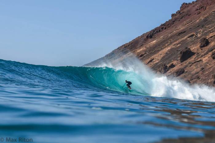 People go to isla de lobos to surf